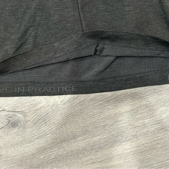 lululemon athletica charcoal Black Short Sleeve Tee - Picture 2 of 3